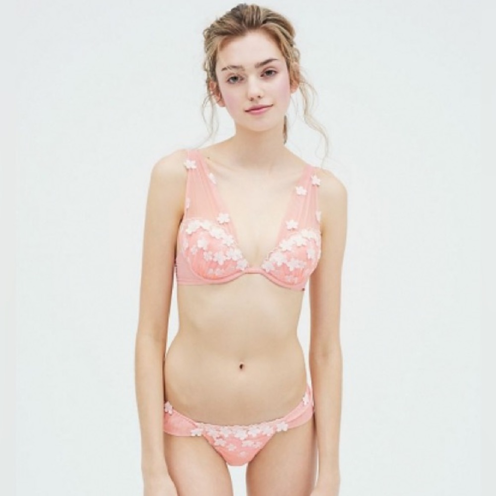 Peach John Japan cute bra and panty set 65B and S/M (run small)